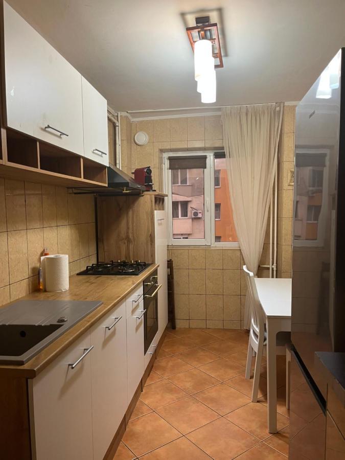Modern Oasis With A Cozy Fireplace Your Stylish Apartment Minutes From Downtown Бухарест Экстерьер фото