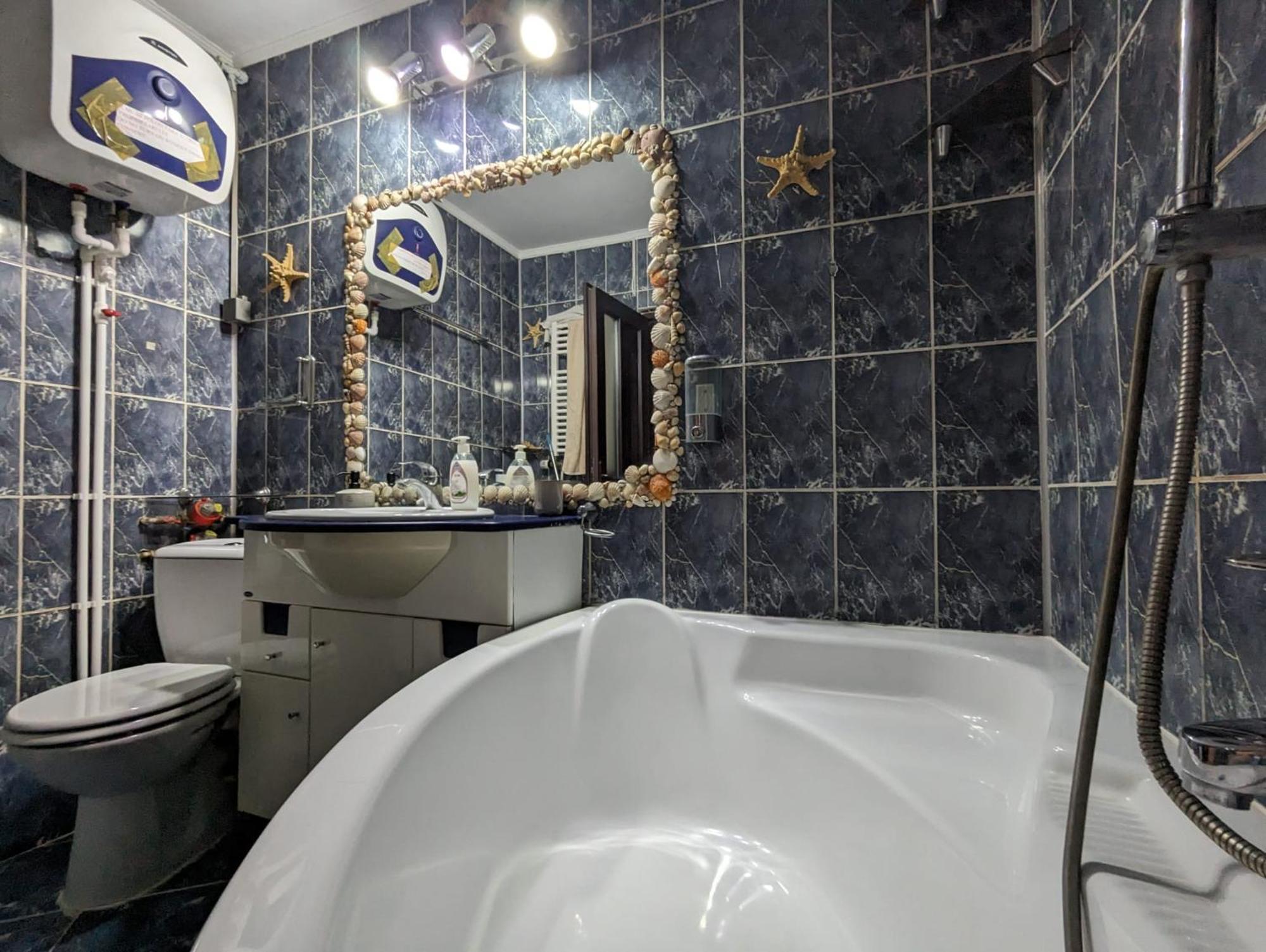 Modern Oasis With A Cozy Fireplace Your Stylish Apartment Minutes From Downtown Бухарест Экстерьер фото
