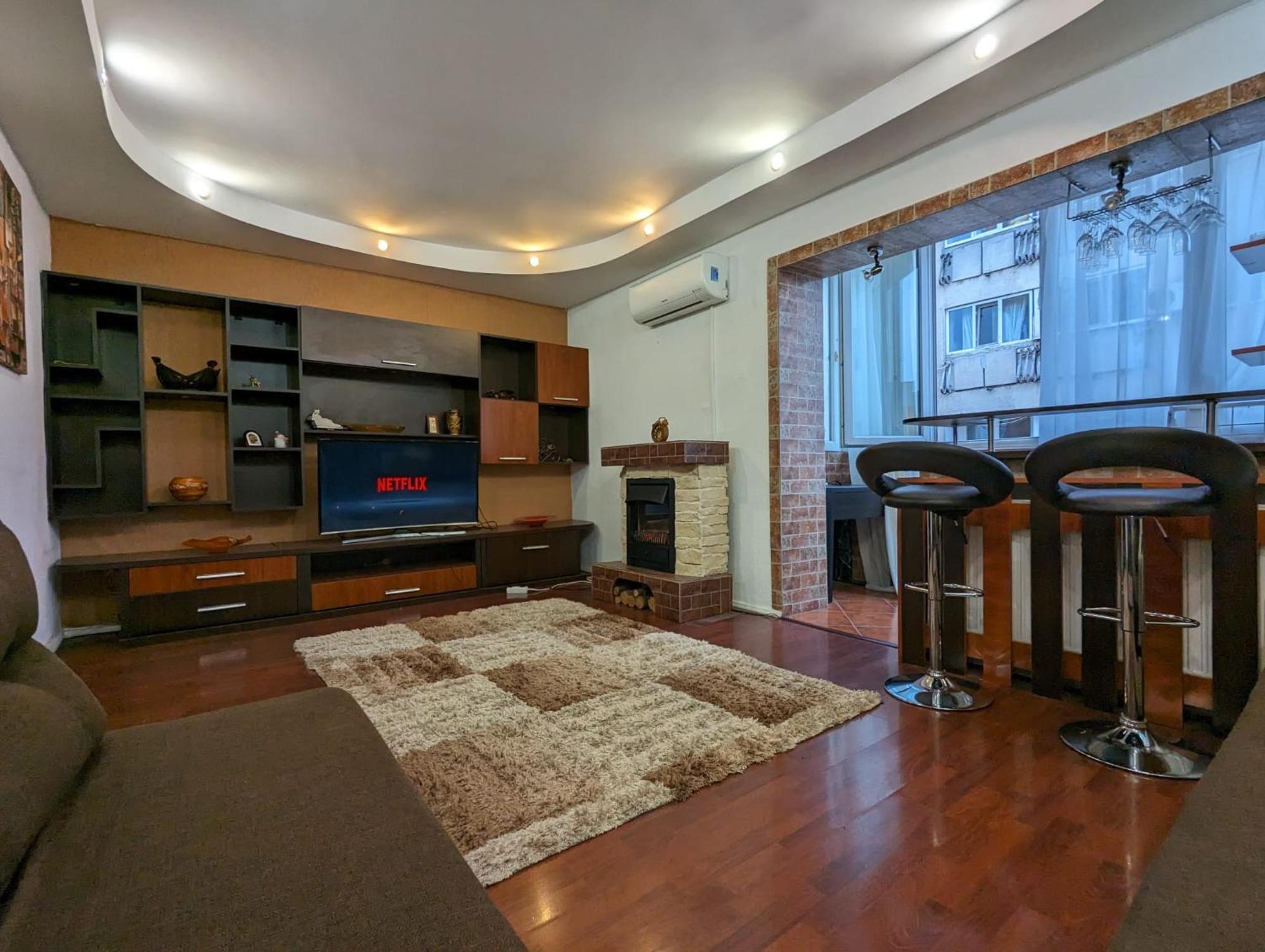 Modern Oasis With A Cozy Fireplace Your Stylish Apartment Minutes From Downtown Бухарест Экстерьер фото
