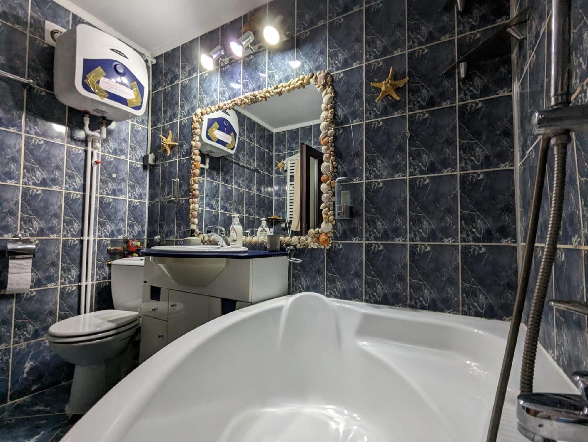 Modern Oasis With A Cozy Fireplace Your Stylish Apartment Minutes From Downtown Бухарест Экстерьер фото
